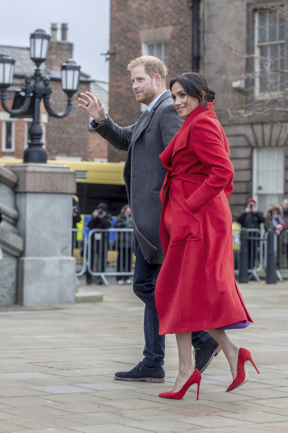 Těhotná Meghan Markle s princem Harrym navštívili anglické metropolitní hrabství Merseyside. 