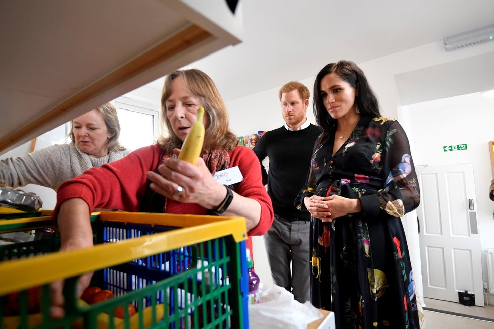 Princ Harry s těhotnou Meghan navštívili organizaci, která pomáhá prostitutkám na ulici.