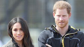 Bezpečí? S Meghan jste pokrytci, schytal to drsně Harry kvůli létání