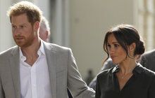 Strach o život! Letadlo s Harrym a Meghan málem spadlo