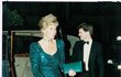V roce 1990 se princezna Diana zúčastnila plesu v hotelu Royal Lancaster v zářivě zelených šatech.