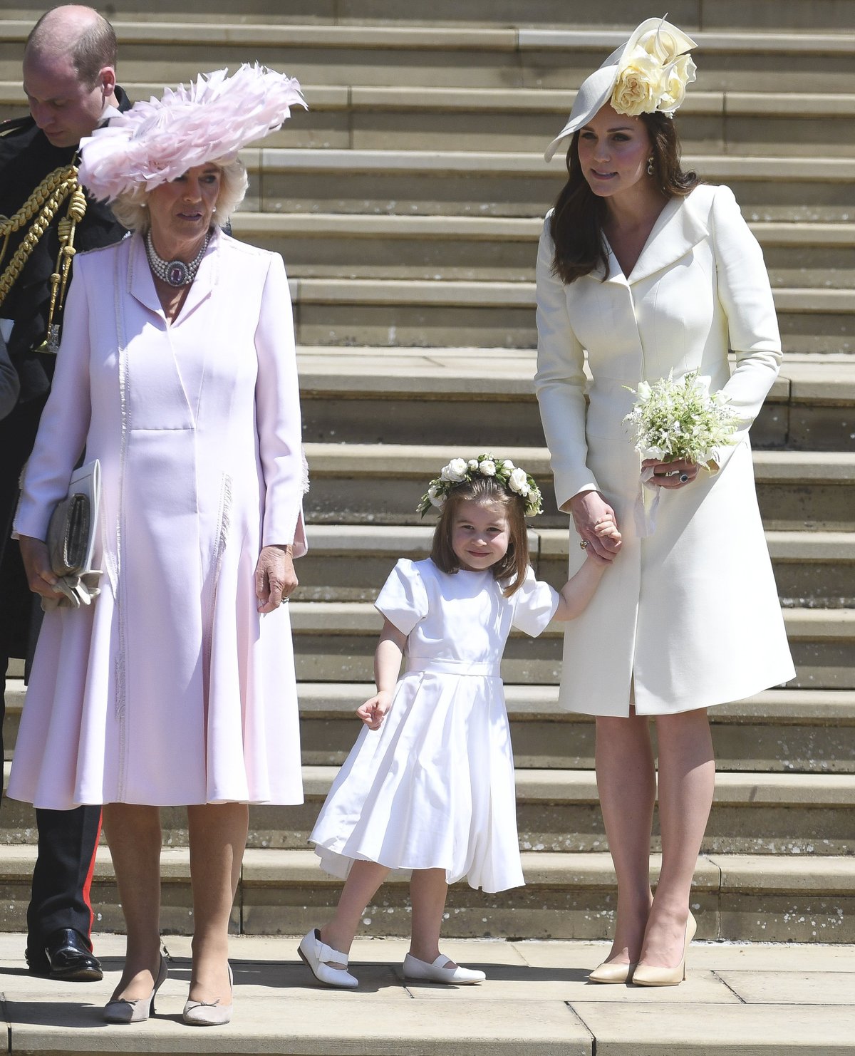 Prsten šel zahlédnout, když Kate držela za ruku dcerku Charlotte.