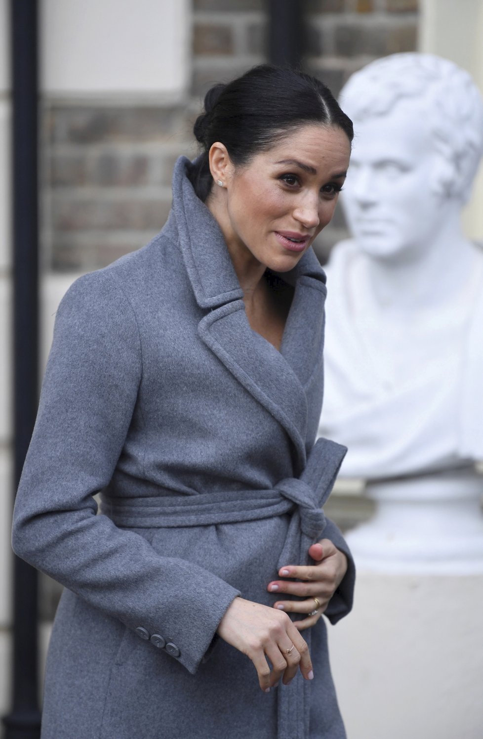 Těhotná Meghan Markle navštívila v Londýně pečovatelský dům.