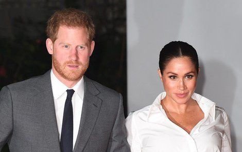 Meghan zářila na předávání cen válečným veteránům v černobílé kombinaci