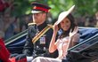 2018:Meghan ve starorůžové na akci Trooping the Colour v Londýně.