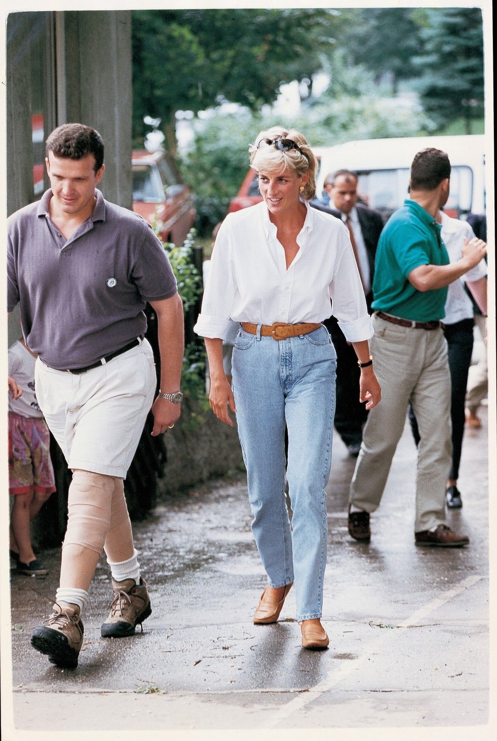 1997: Princezna Diana v džínách v Bosně s Červeným křížem