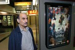 Zemřel Mehrán Karímí Náserí. Íránský uprchlík inspiroval film Terminál s Tomem Hanksem