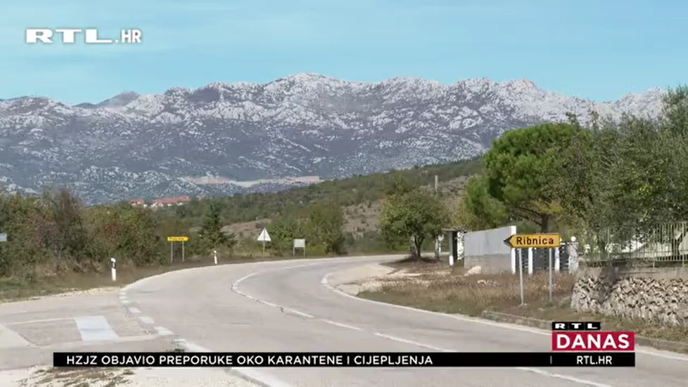 Na chorvatské pláži Meka Draga u Novigradské moře byl spatřen medvěd!