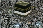 Skoro 2 miliony muslimů letos poputují do Mekky.
