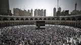 Dva miliony muslimů dorazily do Mekky. Královská rodina tam pustila i Katařany