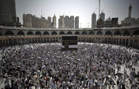 Do Mekky ročně přijíždějí sta tisíce muslimů, skoro polovinu tvoří ženy.