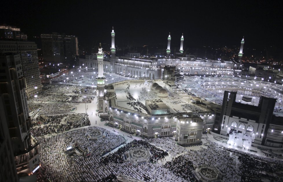 Do Mekky přijely vykonat pouť skoro dva miliony muslimů.