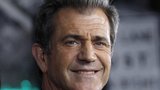 Mel Gibson havaroval: Narazil do skály se svým Maseratim!