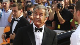 Hvězda Varů Mel Gibson má problémy: Na festivalu byl pod prášky!