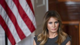 Melania opustí Bílý dům jako „spráskaný pes“, její popularita klesla. A loučí se videem