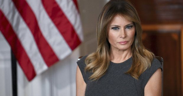 Melania opustí Bílý dům jako „spráskaný pes“, její popularita klesla. A loučí se videem