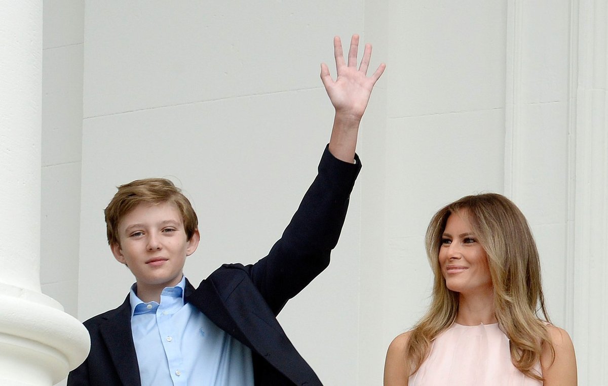 Melania Trump o Velikonocích v Bílém domě předčítá z knihy Party Animals.