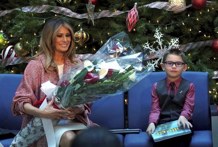 První dáma USA Melania Trumpová vyrazila na návštěvu do dětské nemocnice.