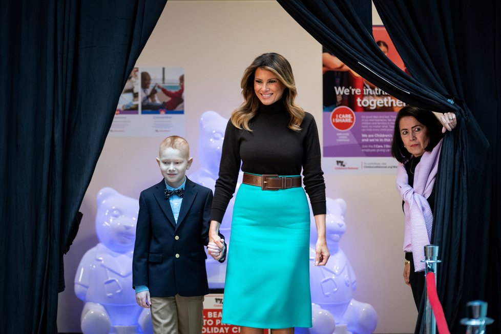 První dáma USA Melania Trumpová navštívila dětskou nemocnici ve Washingtonu.