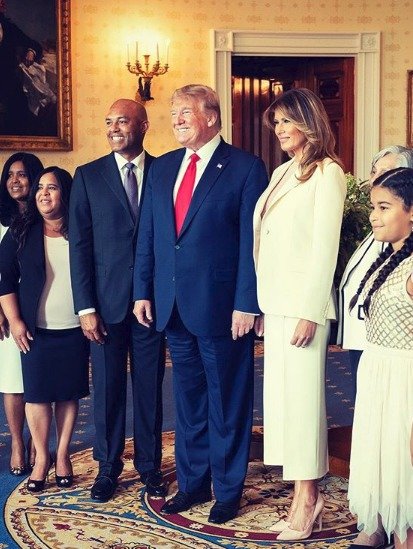 Prezident Donald Trump s manželkou Melanií a baseballistou Riverou