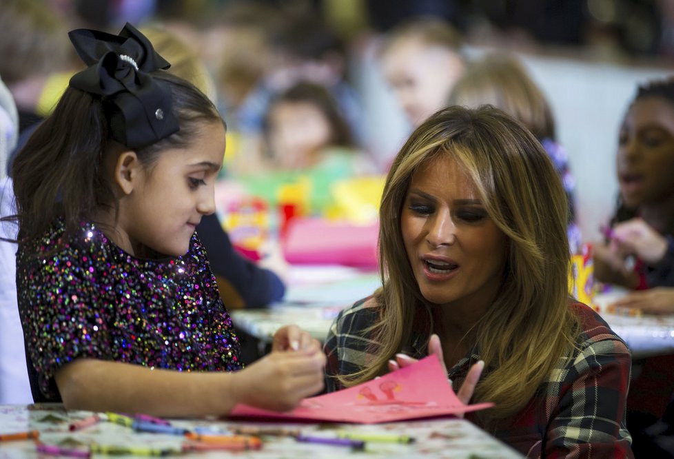 První dáma USA Melania Trump během vánoční akce na vojenské základně ve Washingtonu, (11. 12. 2018).