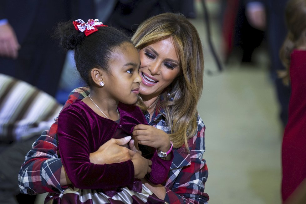 První dáma USA Melania Trump během vánoční akce na vojenské základně ve Washingtonu, (11.12.2018).