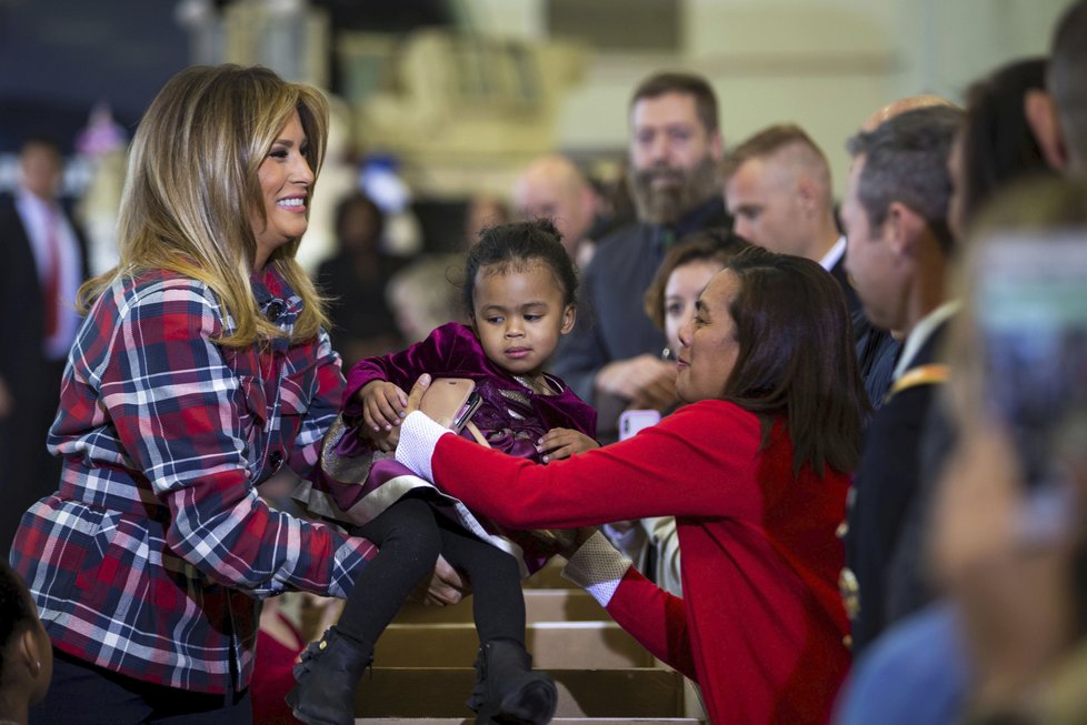 První dáma USA Melania Trump během vánoční akce na vojenské základně ve Washingtonu, (11.12.2018).