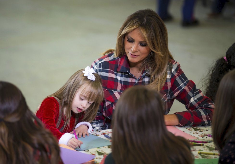 První dáma USA Melania Trump během vánoční akce na vojenské základně ve Washingtonu, (11.12.2018).