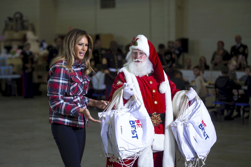 První dáma USA Melania Trump během vánoční akce na vojenské základně ve Washingtonu, (11.12.2018).