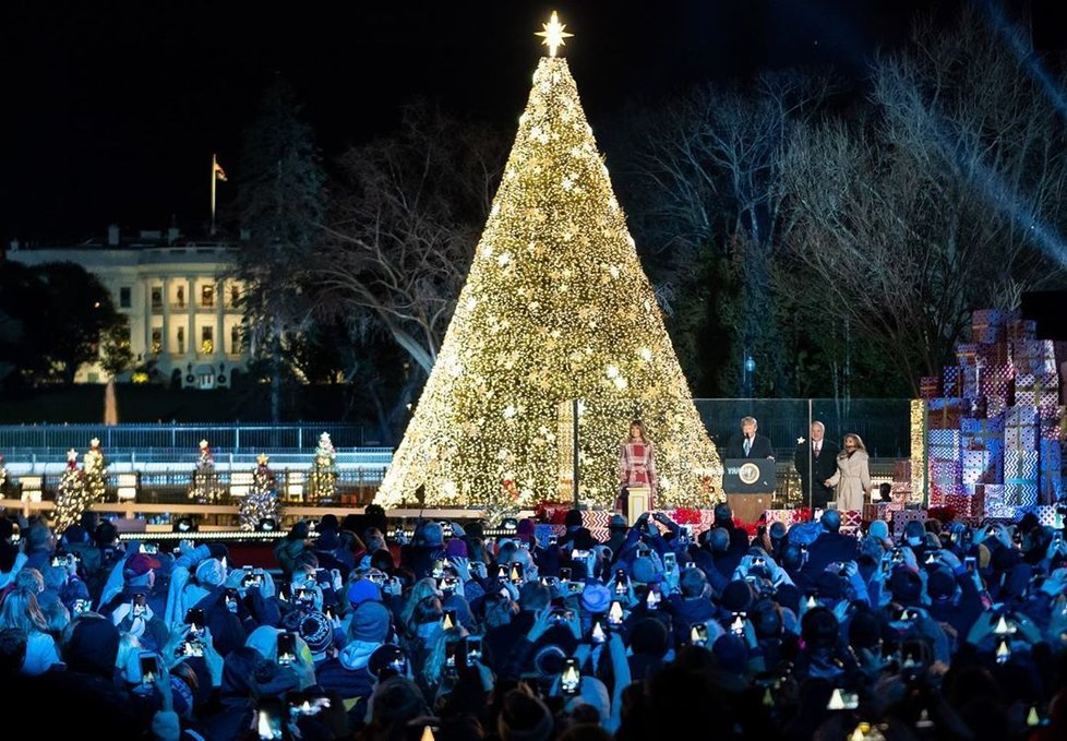 Melania Trump ukázala, jak se slaví Vánoce v Bílém domě