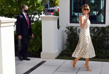 První dáma Spojených států Melania Trumpová dnes odvolila v Palm Beach na Floridě. (3. 11. 2020)