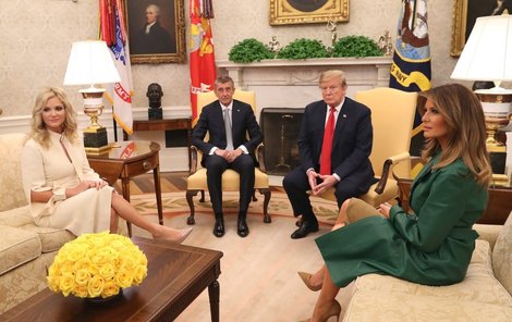 Snímek, který zvolil Bílý dům jako oficiální fotografii k 49. narozeninám první dámy. Záběr pochází z březnové návštěvy českého premiéra Andreje Babiše a jeho ženy Moniky  Bílém domě.