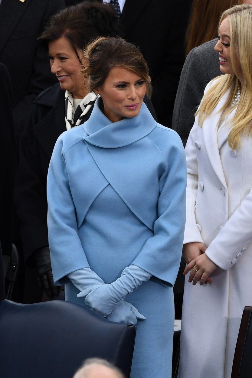 Melania Trump v outfitu od Ralpha Laurena během manželovy inaugurace