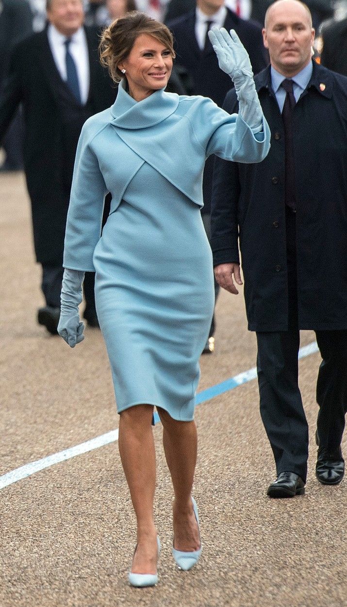 Melania Trump v den inaugurace jejího manžela. Na sobě má model, který navrhoval Ralph Lauren.