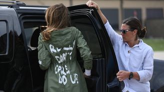 Tady šlápla vedle: Nejkontroverznější outfity Melanie Trump