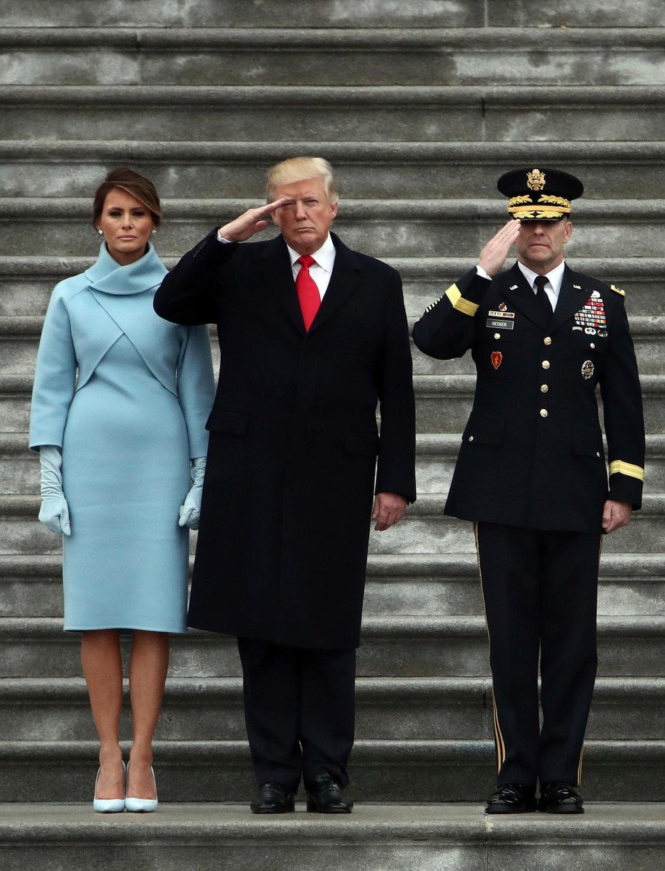 Melania Trump v outfitu od Ralpha Laurena během manželovy inaugurace