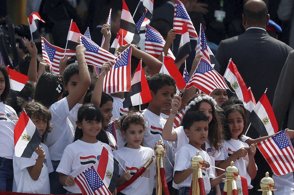 Melania Trumpová během návštěvy Egypta, kde zakončila svou cestu po Africe.