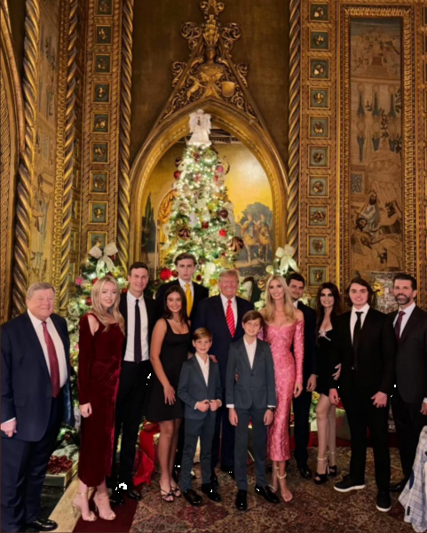 Melania Trump na rodinné vánoční fotce chyběla