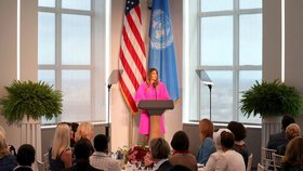 Melania Trumpová přivítala manželky lídrů, kteří dorazili na Valné shromáždění OSN.