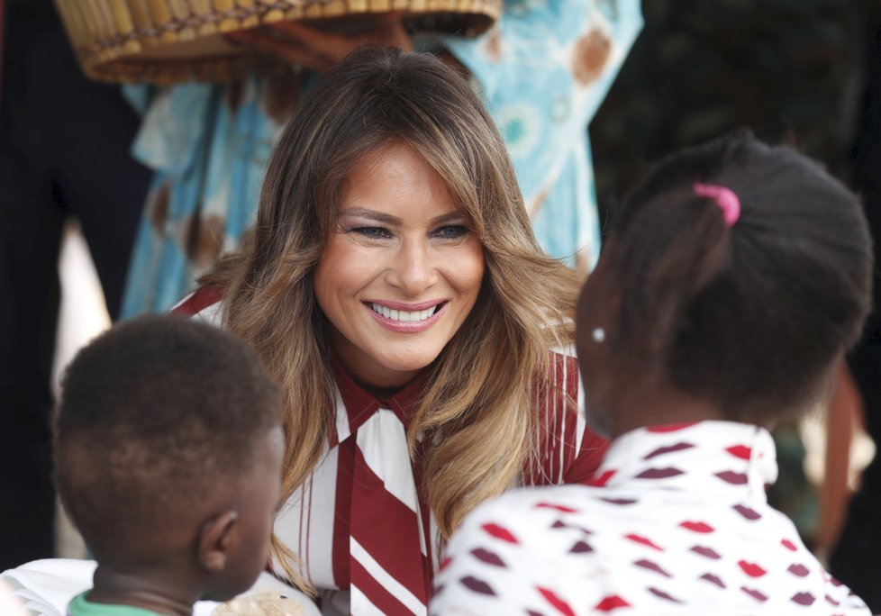 První dáma USA Melania Trumpová zahájila svou první sólo cestu v Ghaně.