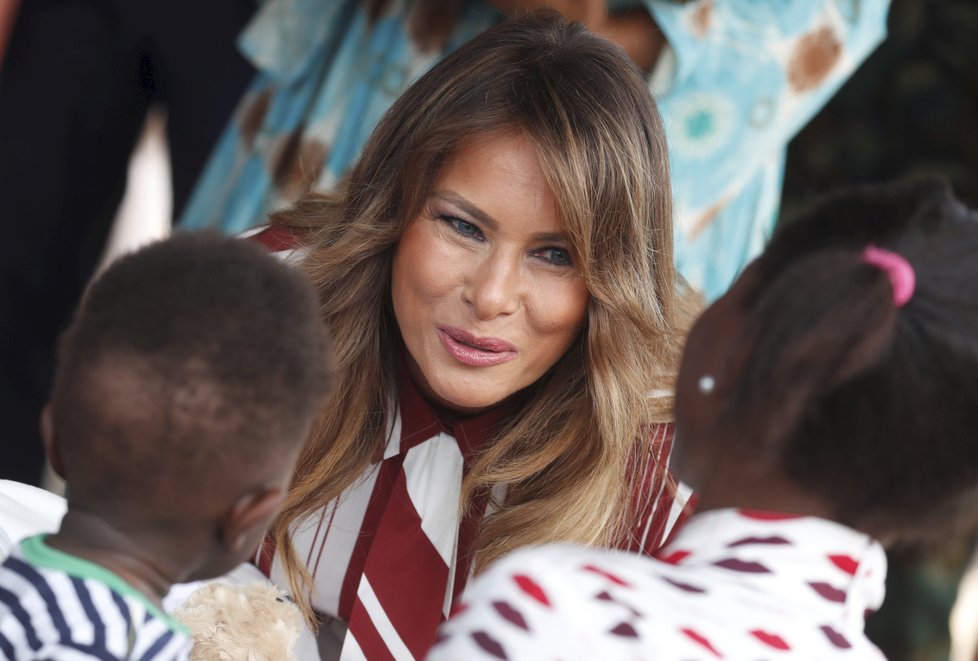 První dáma USA Melania Trumpová zahájila svou první sólo cestu v Ghaně.