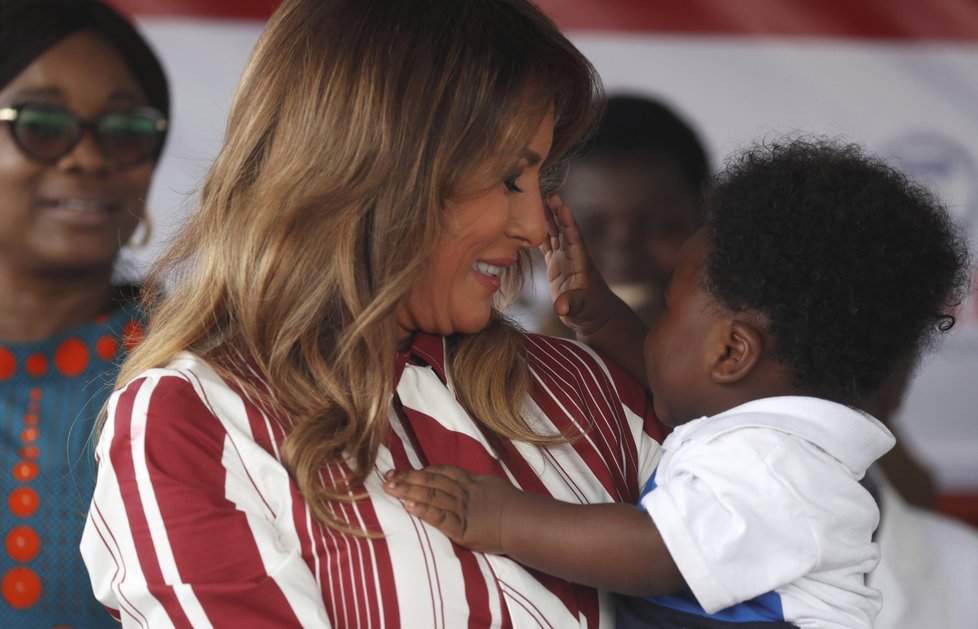 První dáma USA Melania Trumpová zahájila svou první sólo cestu v Ghaně.