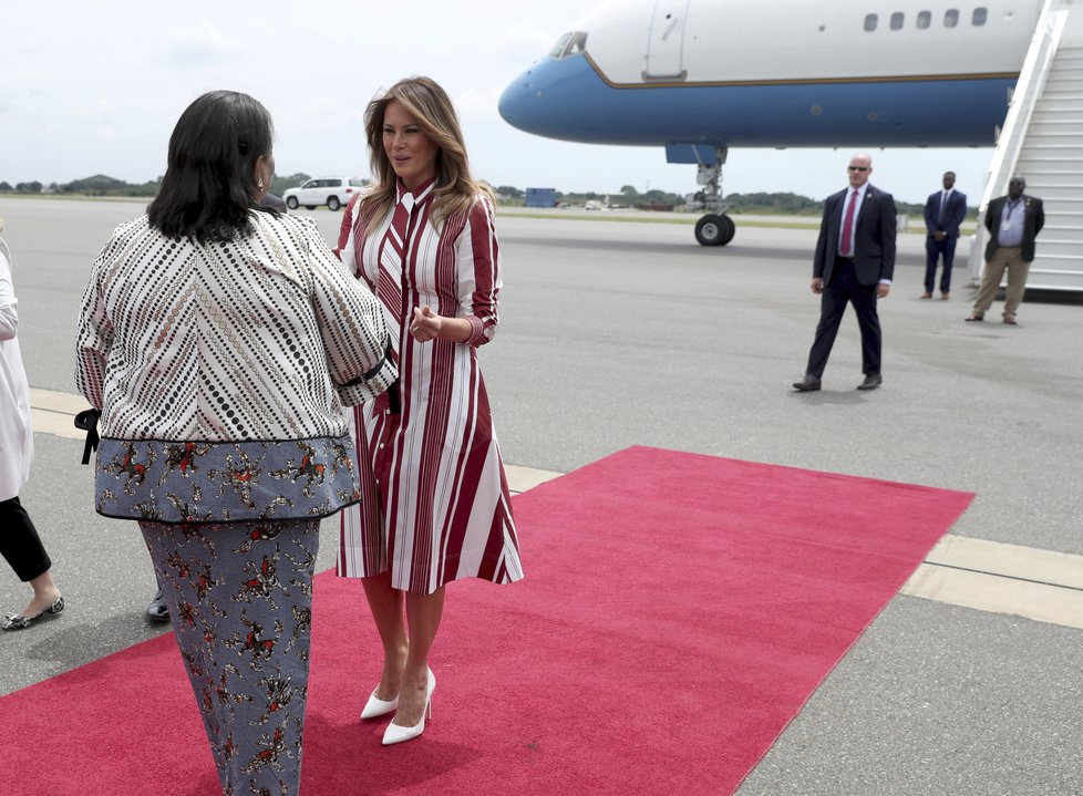 Melania Trumpová s první dámou Ghany Rebeckou Akufovou-Addovou.