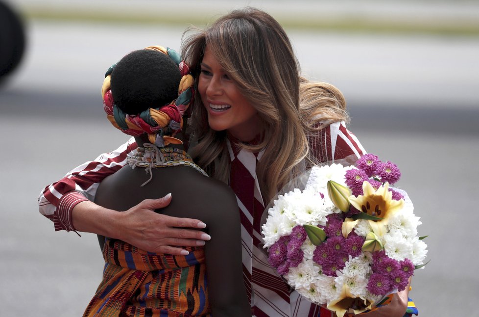 První dáma USA Melania Trumpová zahájila svou první sólo cestu v Ghaně.