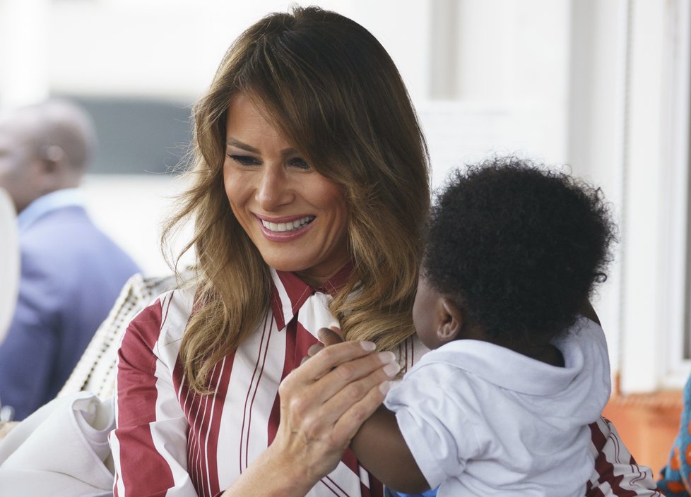 První dáma USA Melania Trumpová zahájila svou první sólo cestu v Ghaně.