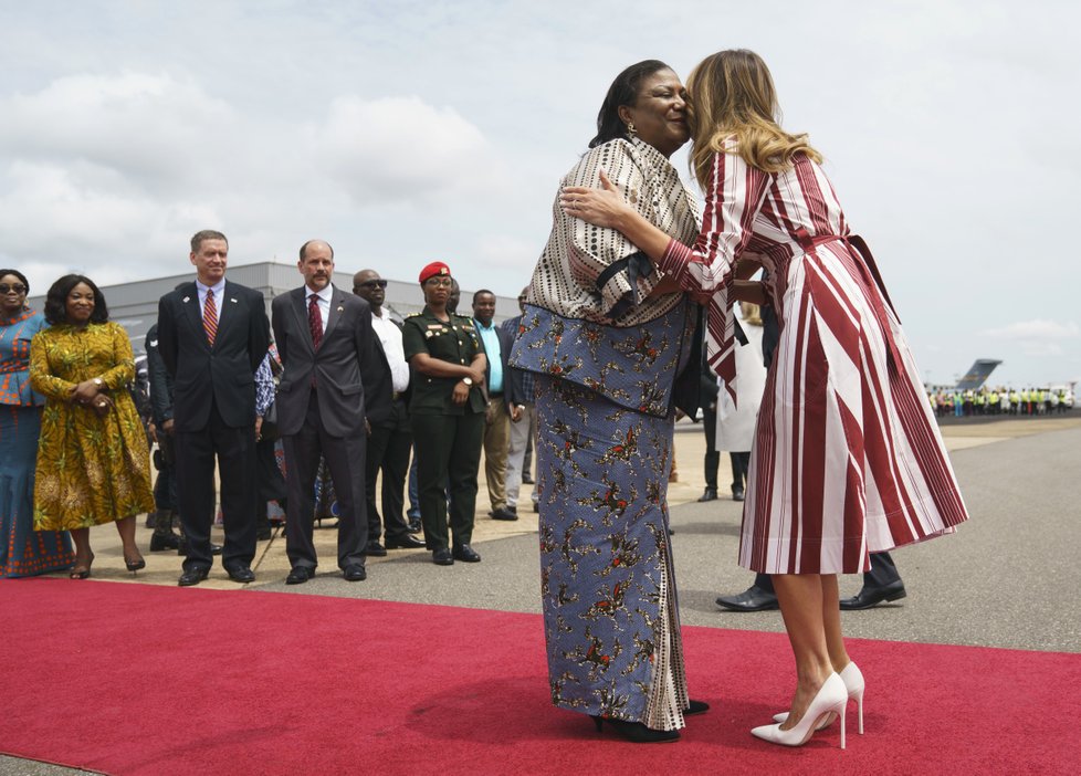 Melania Trumpová s první dámou Ghany Rebeckou Akufovou-Addovou.