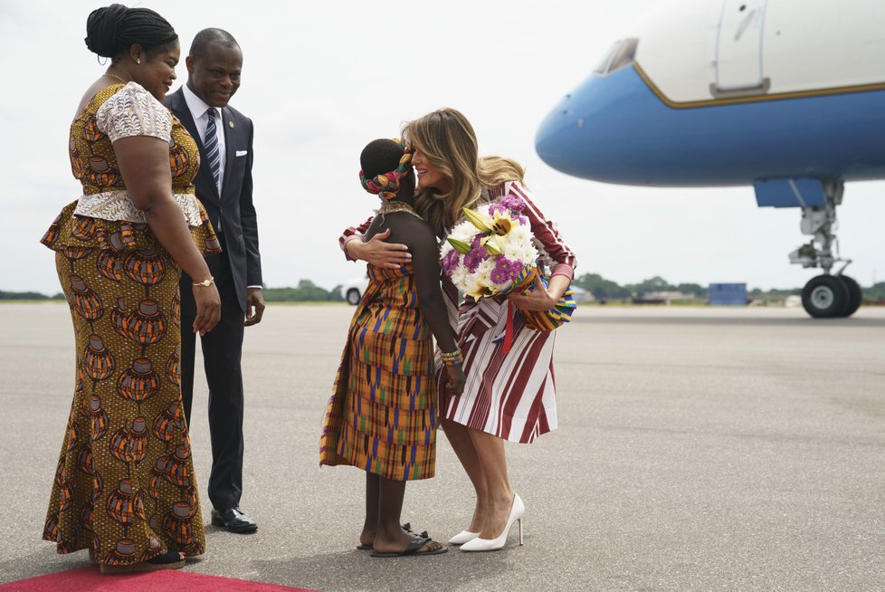 První dáma USA Melania Trumpová zahájila svou první sólo cestu v Ghaně.