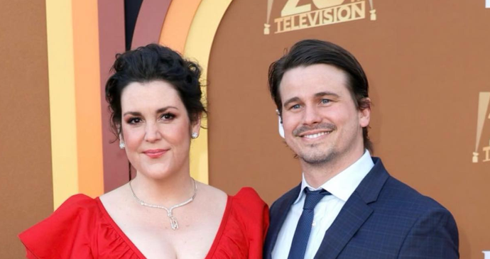 Jason Ritter ukázal, jak se umí zastat své manželky. Ta se musela potýkat s negativními komentáři na své tělo