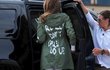 Trumpové slavná bunda s nápisem.