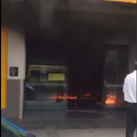 Požár v bance v australském Melbourne